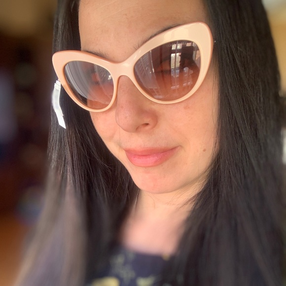 Authentic DOLCE & GABBANA 52mm Cat crystals Acetate sunglasses - Picture 6 of 12